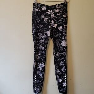 Old navy active leggings Small